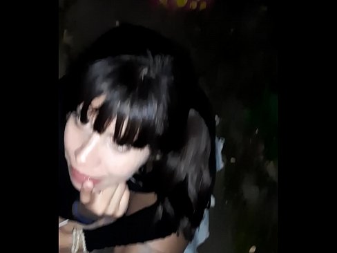 ❤️ 在街上膨胀的阴茎，以换取糖果 ❤❌ Hard porn ❌️