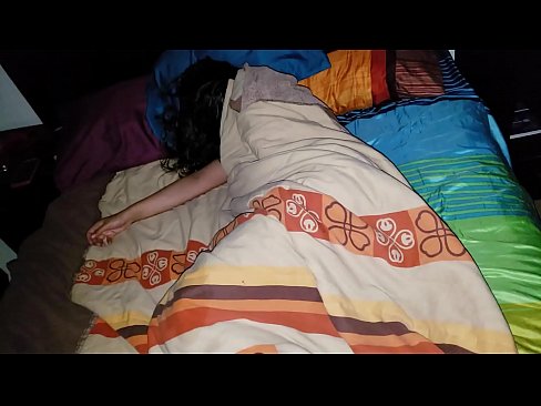 ❤️ 继子在年轻的继母睡觉时责骂她 ❤❌ Hard porn ❌️